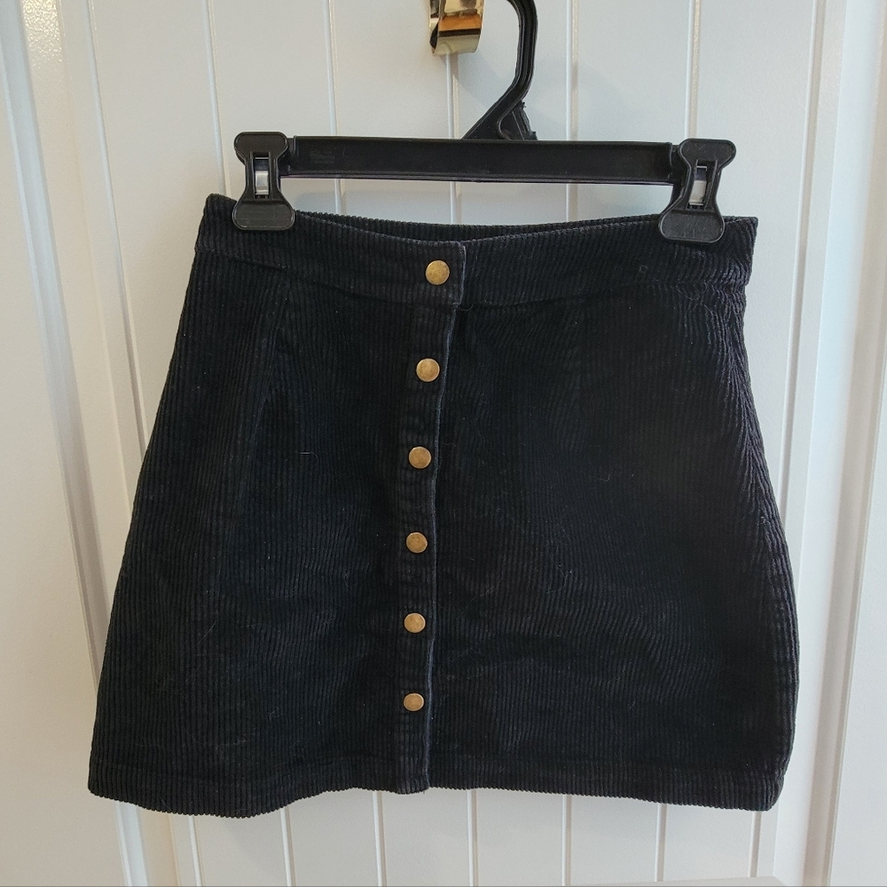 Tobi Size Small Black Corduroy Snap front closure Mini Skirt